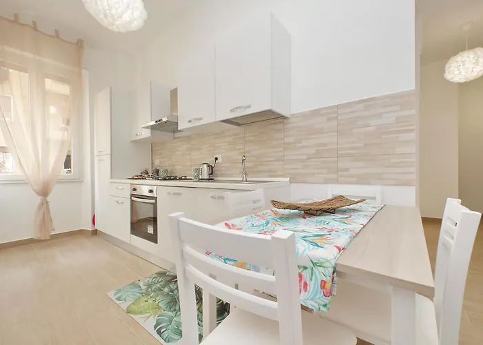 White Wood House Apartment