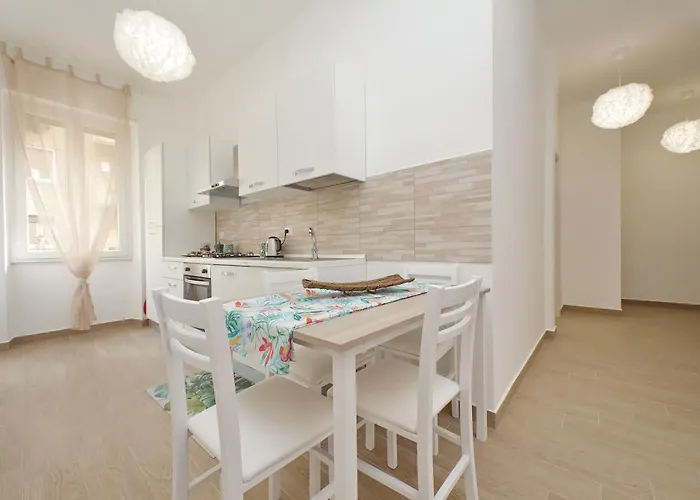 White Wood House Apartment