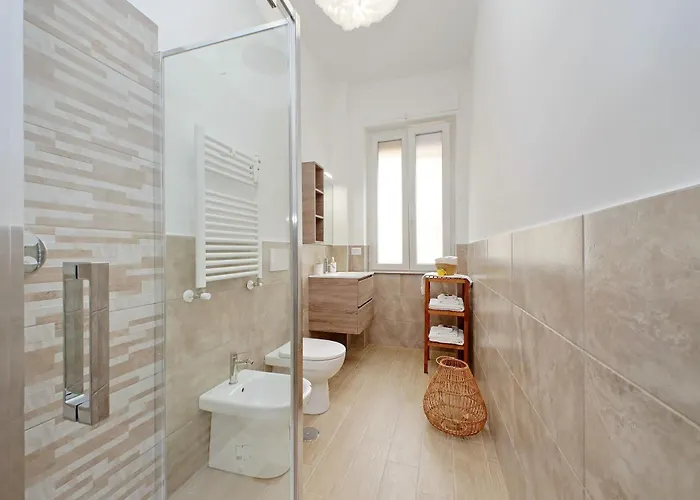 Apartment White Wood House *
