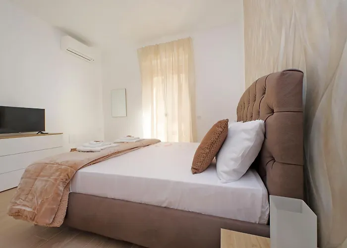 Apartment White Wood House *